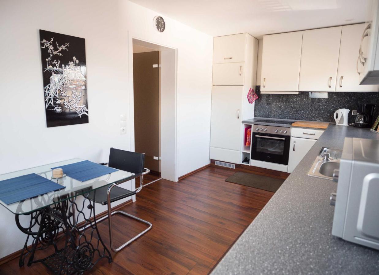 Ferienwohnung Moemlingtal Momlingen Szoba fotó